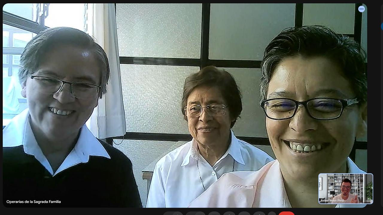 CAPACITACIÓN DIGITAL: LAS HERMANAS SOLEDAD GARCÍA, CELIA PRADO Y FRANCISCA HERNÁNDEZ IMPULSAN LA PRESENCIA EN LÍNEA DE SU COMUNIDAD